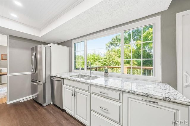 11747 Summerhaven Drive, St Louis, MO 63146