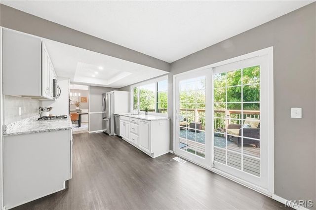 11747 Summerhaven Drive, St Louis, MO 63146