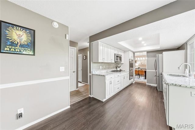 11747 Summerhaven Drive, St Louis, MO 63146