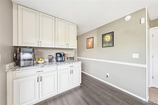 11747 Summerhaven Drive, St Louis, MO 63146