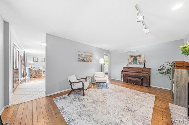 11747 Summerhaven Drive, St Louis, MO 63146