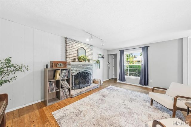 11747 Summerhaven Drive, St Louis, MO 63146