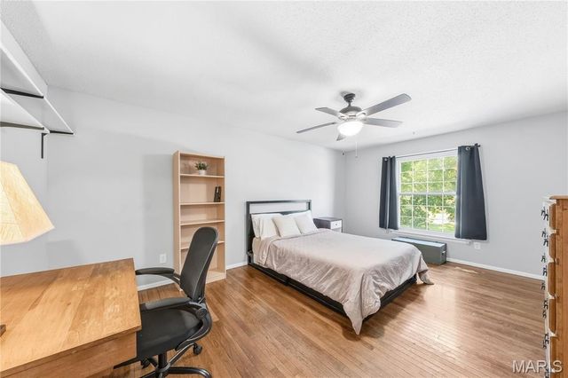 11747 Summerhaven Drive, St Louis, MO 63146