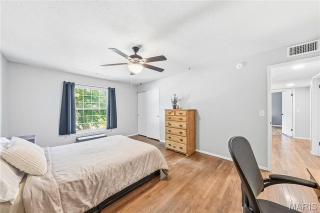 11747 Summerhaven Drive, St Louis, MO 63146