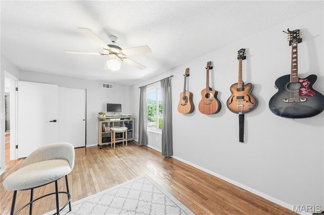 11747 Summerhaven Drive, St Louis, MO 63146