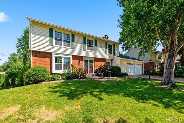 11747 Summerhaven Drive, St Louis, MO 63146