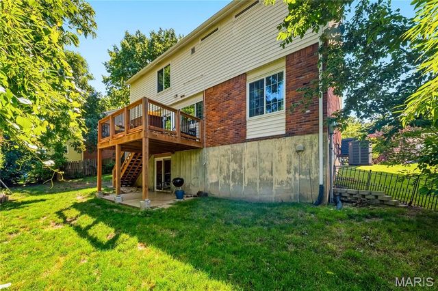 11747 Summerhaven Drive, St Louis, MO 63146