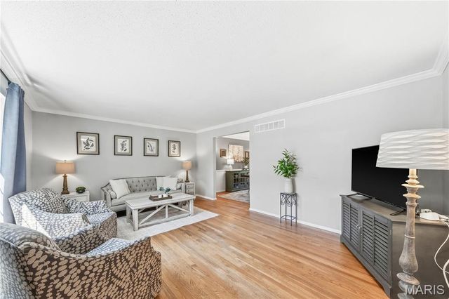 11747 Summerhaven Drive, St Louis, MO 63146