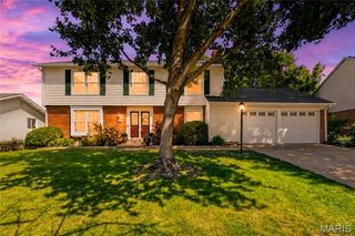 11747 Summerhaven Drive, St Louis, MO 63146