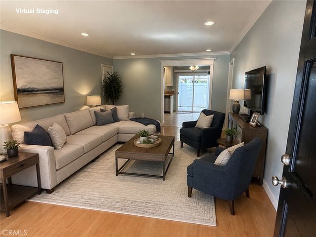 660 Glassell Street 19, Orange, CA 92866