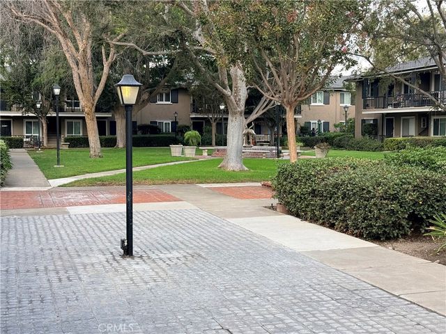 660 Glassell Street 19, Orange, CA 92866