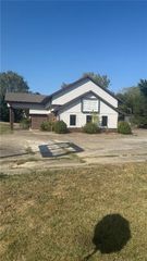 2336 W Irish Lane, Knob Noster, MO 65336