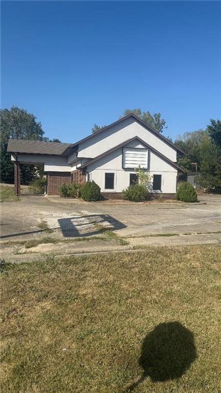 2336 W Irish Lane, Knob Noster, MO 65336