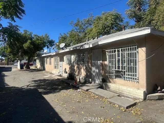 933 N Mountain View, San Bernardino, CA 92410