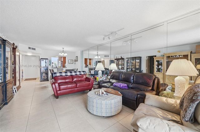 521 N Riverside Dr 606, Pompano Beach, FL 33062