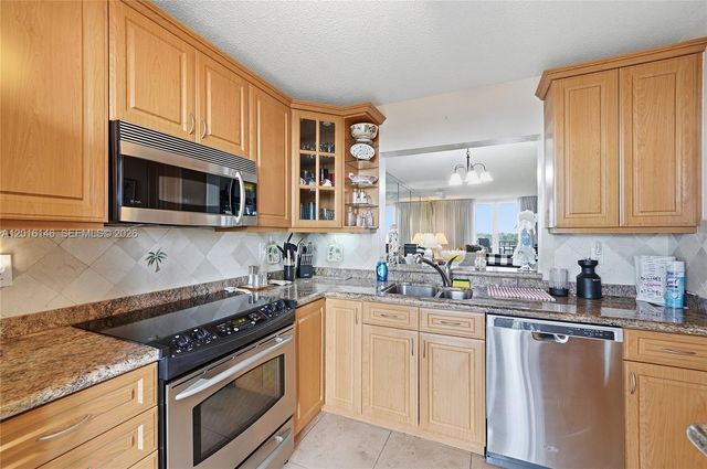 521 N Riverside Dr 606, Pompano Beach, FL 33062