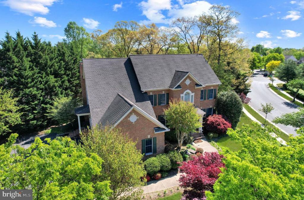 Image 11 of property listing at 8201 GREEN ICE DR, Pasadena, MD 21122