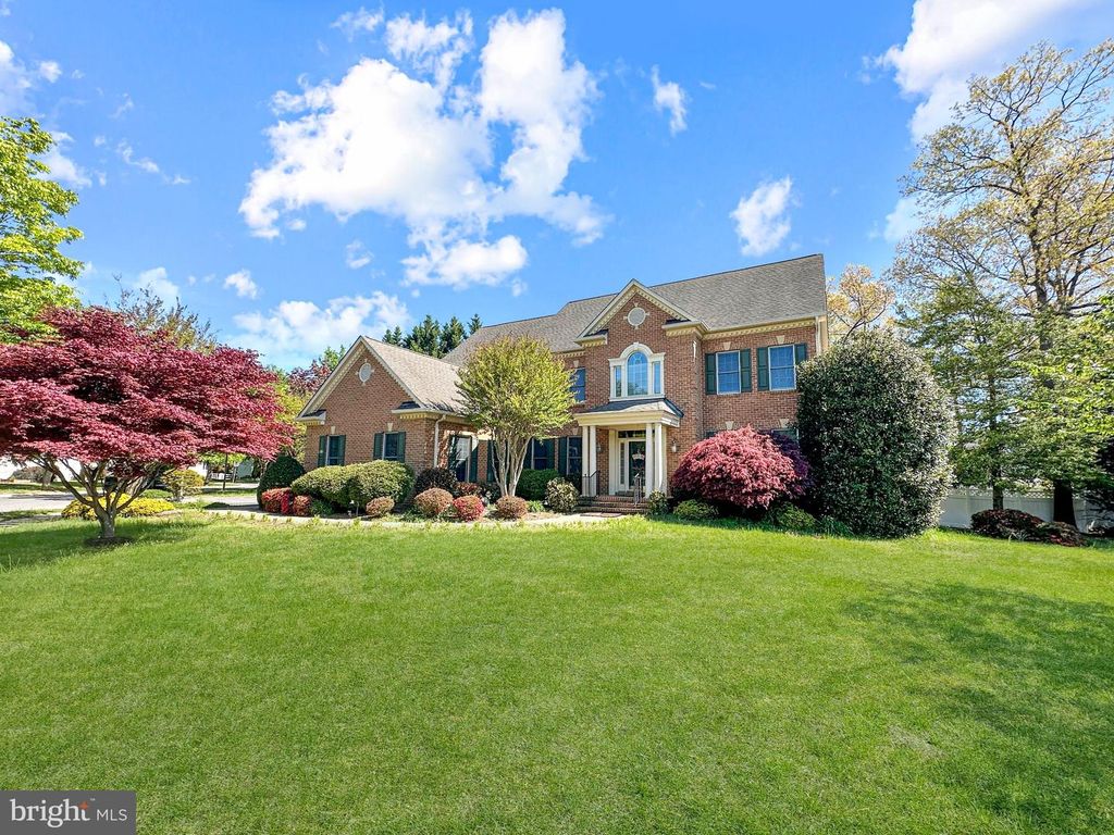 Image 3 of property listing at 8201 GREEN ICE DR, Pasadena, MD 21122