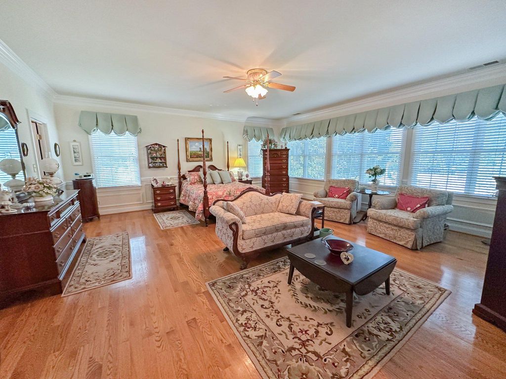 Image 43 of property listing at 8201 GREEN ICE DR, Pasadena, MD 21122