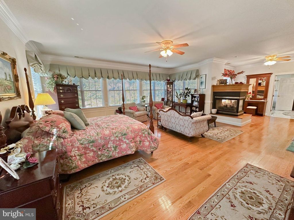 Image 45 of property listing at 8201 GREEN ICE DR, Pasadena, MD 21122