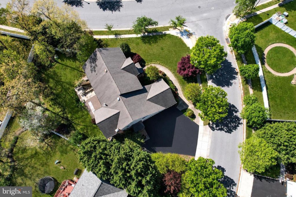 Image 89 of property listing at 8201 GREEN ICE DR, Pasadena, MD 21122