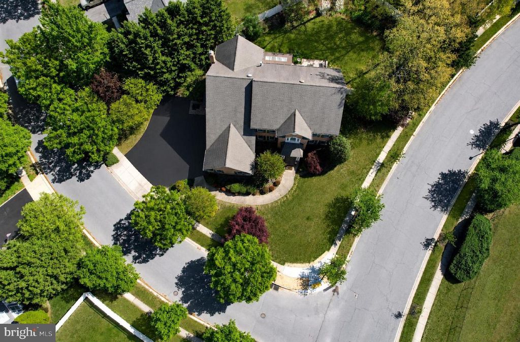 Image 90 of property listing at 8201 GREEN ICE DR, Pasadena, MD 21122