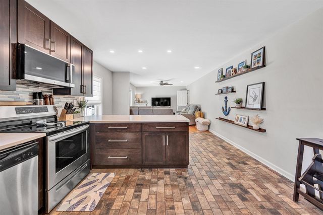 414 Mallard Cove RD, Moneta, VA 24121
