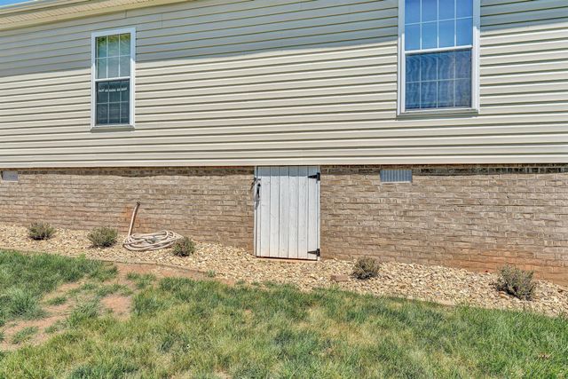 414 Mallard Cove RD, Moneta, VA 24121