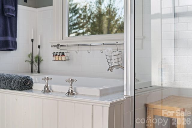 29 Bonnie Brae Drive, Weaverville, NC 28787