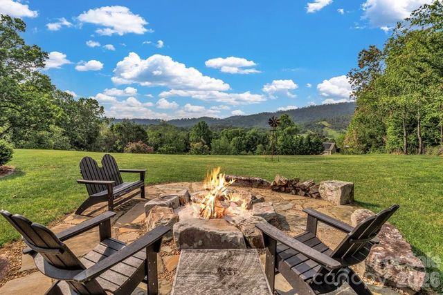 29 Bonnie Brae Drive, Weaverville, NC 28787