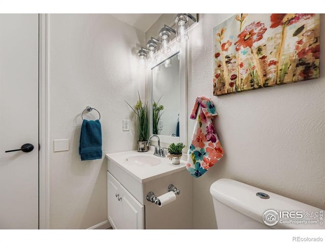 727 Hubbard Drive, Longmont, CO 80504