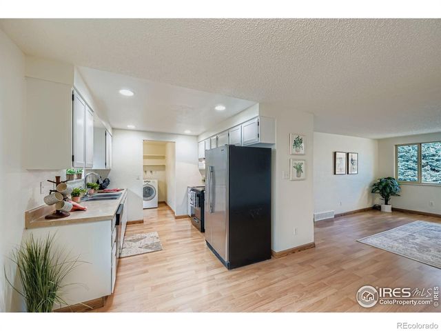727 Hubbard Drive, Longmont, CO 80504