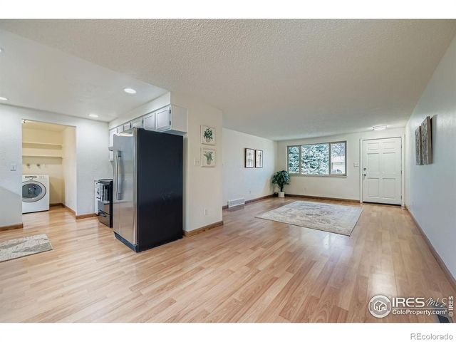 727 Hubbard Drive, Longmont, CO 80504