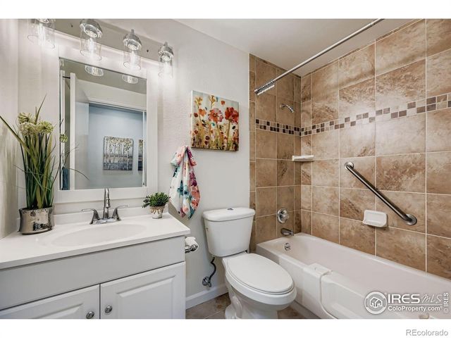 727 Hubbard Drive, Longmont, CO 80504