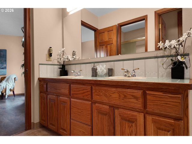 3023 ASHLEY Loop, Eugene, OR 97405