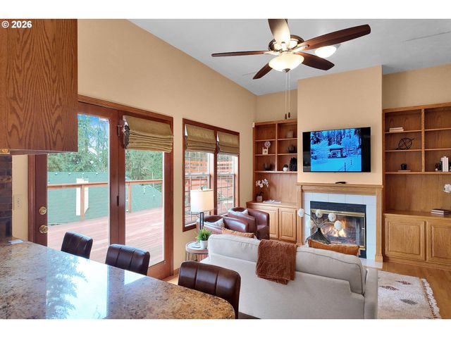 3023 ASHLEY Loop, Eugene, OR 97405