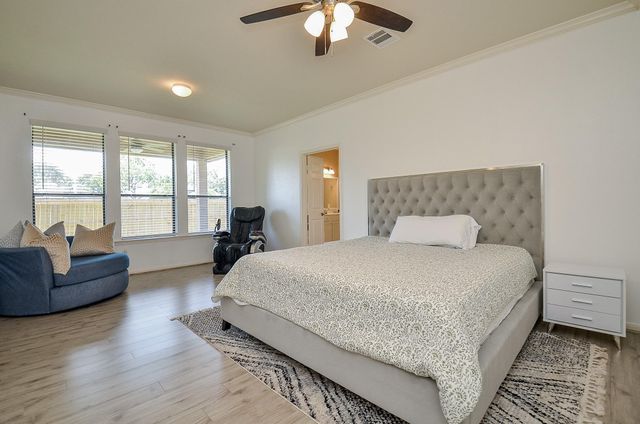 614 Coggins Point Way, Sugar Land, TX 77479