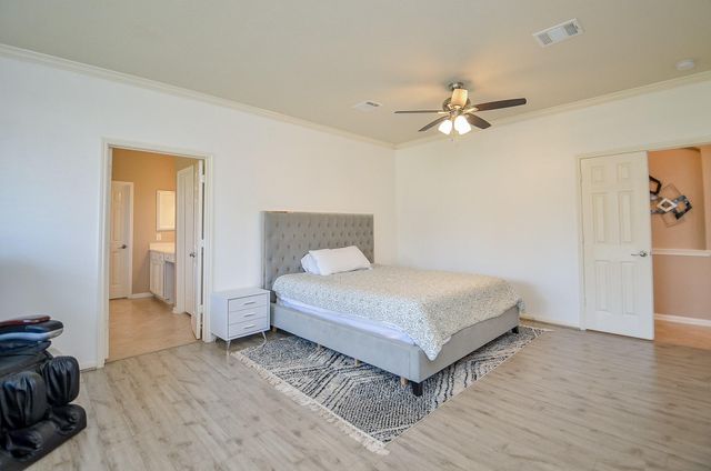 614 Coggins Point Way, Sugar Land, TX 77479