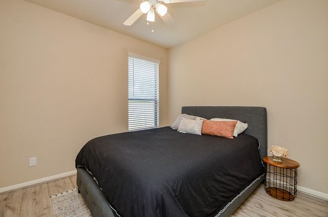 614 Coggins Point Way, Sugar Land, TX 77479