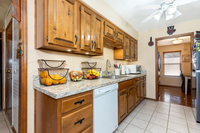 1618 Camelot Place, Miami, OK 74354