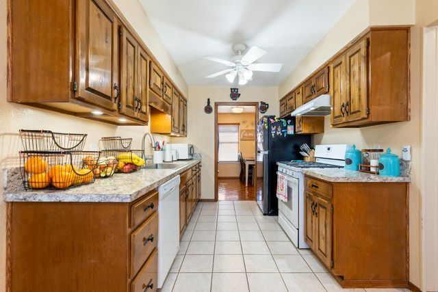 1618 Camelot Place, Miami, OK 74354