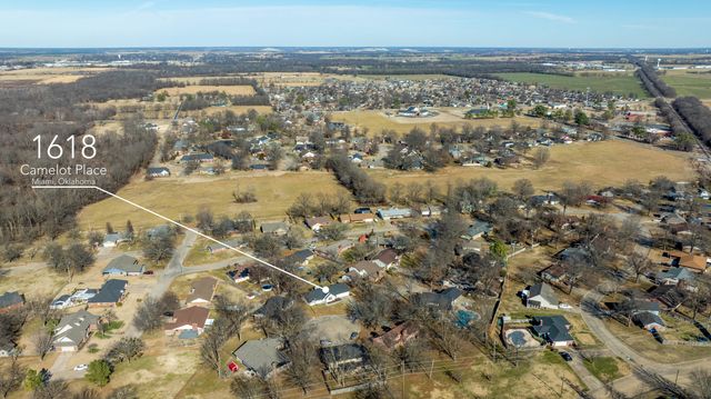1618 Camelot Place, Miami, OK 74354