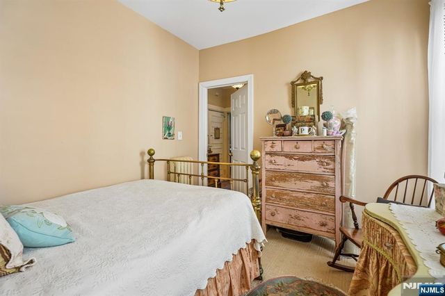 194 Hillside Avenue, Glen Ridge, NJ 07028