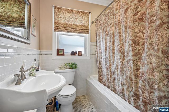 194 Hillside Avenue, Glen Ridge, NJ 07028