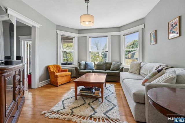 194 Hillside Avenue, Glen Ridge, NJ 07028