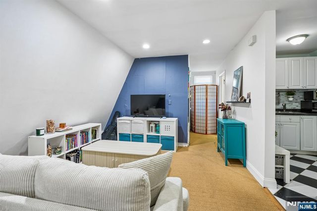 194 Hillside Avenue, Glen Ridge, NJ 07028