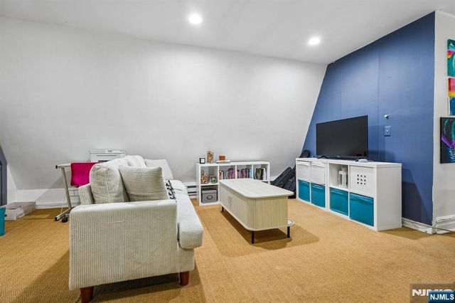 194 Hillside Avenue, Glen Ridge, NJ 07028