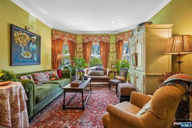 194 Hillside Avenue, Glen Ridge, NJ 07028