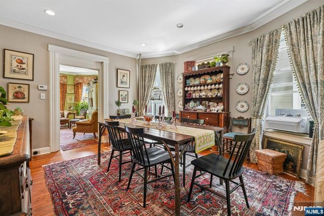 194 Hillside Avenue, Glen Ridge, NJ 07028