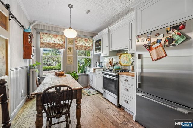 194 Hillside Avenue, Glen Ridge, NJ 07028